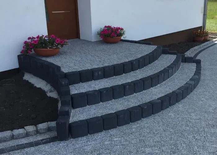 Jak ułożyć kostkę brukową na schodach betonowych bez błędów?