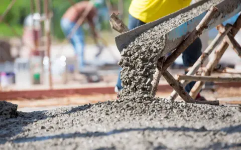 Ile betonu na posadzkę? Proste obliczenia, które zaoszczędzą czas