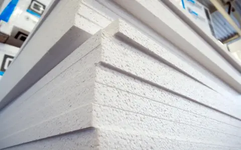 Ile metrów kwadratowych styropianu 15 cm w paczce? Sprawdź teraz!