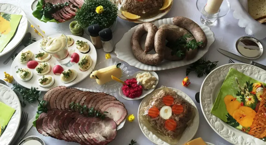 Wielkanoc co na stole: tradycyjne potrawy, które musisz znać
